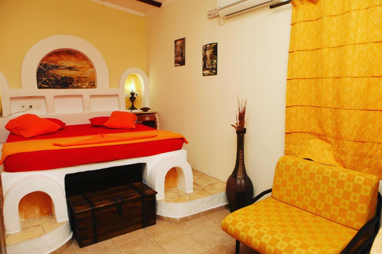 Mantas Bay Hotell Loutraki  Eksteriør bilde